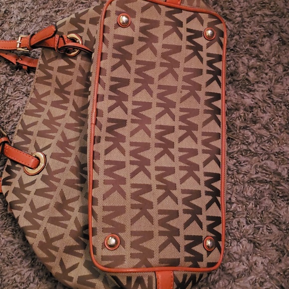 Michael Kors Purse - Picture 2 of 8